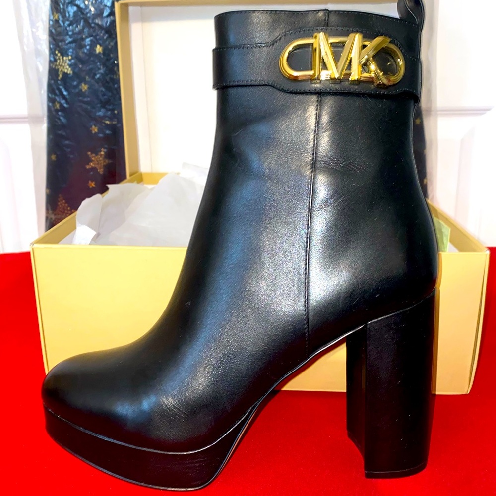 NEW Michael Kors platform bootie - Picture 2 of 13